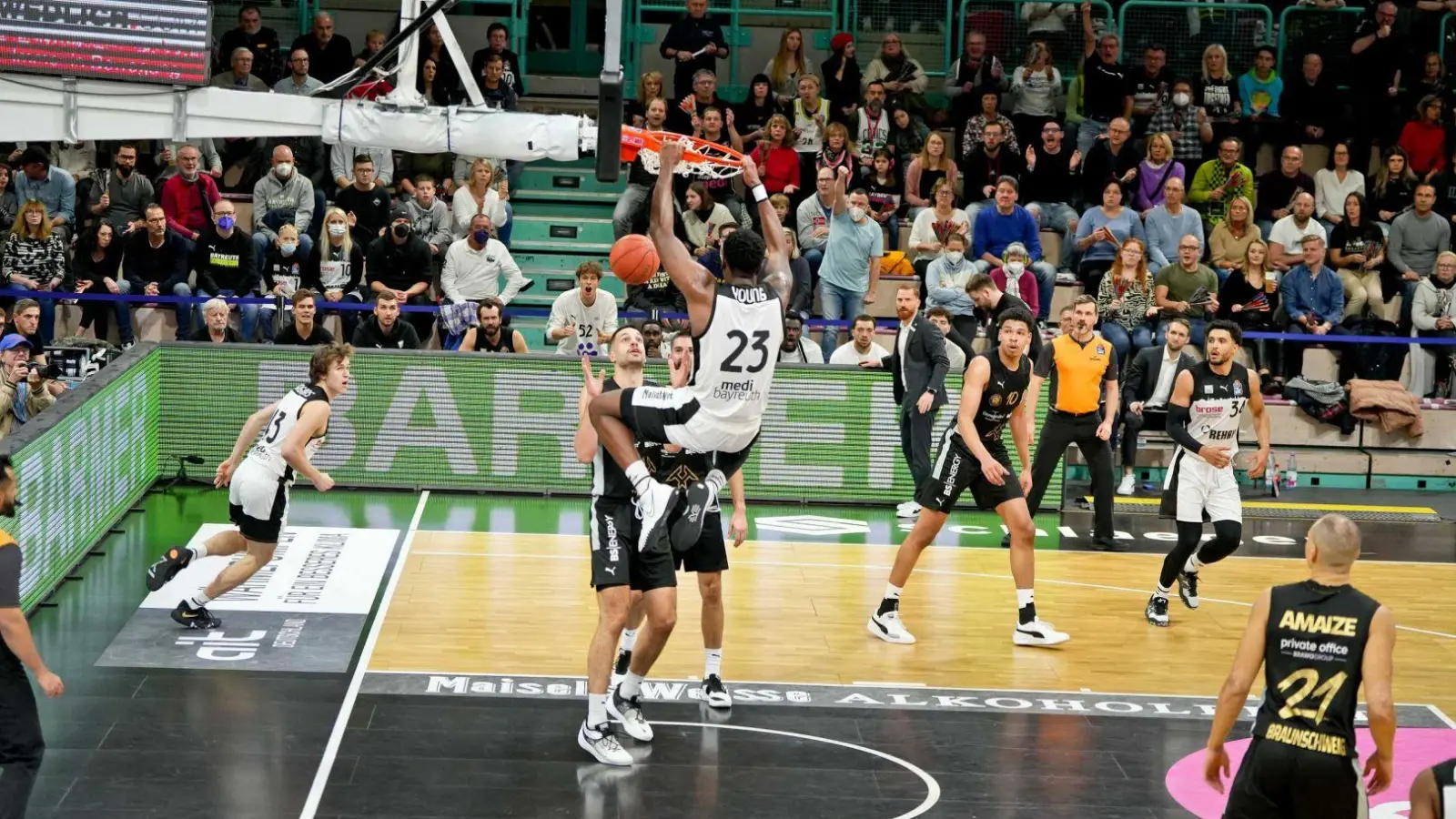 medi Bayreuth gegen die Basketball Löwen Braunschweig, 19. November 2022 (Foto: Ochsenfoto.de)