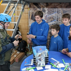 Regionale Unternehmen, Handwerksbetriebe, soziale Einrichtungen und Institutionen präsentierten sich mit viel Engagement und gaben spannende Einblicke in ihre Arbeitswelt. (Foto: sd)