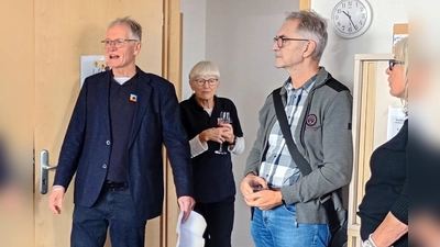 Bei der Einweihung der neuen Räume v.l.: Vorsitzender Roland Sack, Schriftführerin Birgit Sack, Beisitzer Hansjörg Heinrich, Beisitzerin Angelika Bader.  (Foto: red )