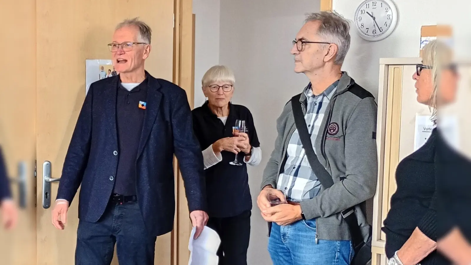 Bei der Einweihung der neuen Räume v.l.: Vorsitzender Roland Sack, Schriftführerin Birgit Sack, Beisitzer Hansjörg Heinrich, Beisitzerin Angelika Bader.  (Foto: red )