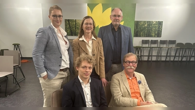 V.l.: Laura Schaller, Lasse Heisler, Sabine Steiniger, Ulf Broderius und Klaus Wührl-Struller.  (Foto: jm)