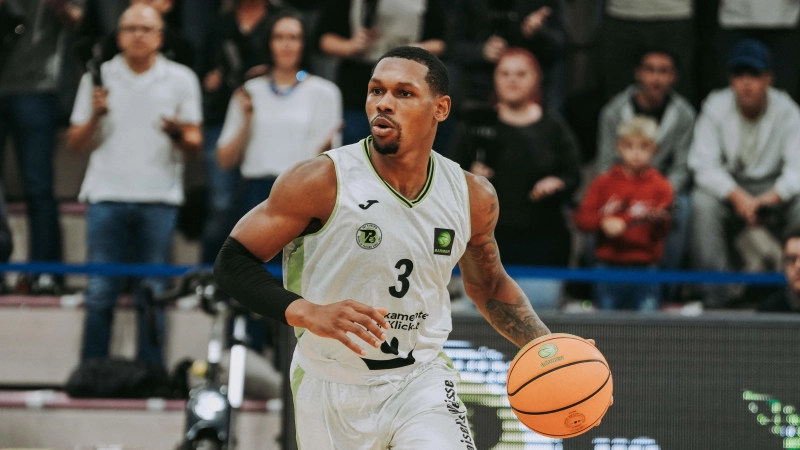 Rayshawn Mart in voller Aktion. (Foto: Thorsten Ochs )