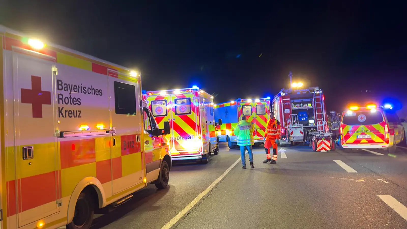 Frontalzusammenstoß zwischen Bayreuth und Speichersdorf: Drei Personen wurden verletzt. (Foto: BRK-Kreisverband Bayreuth)