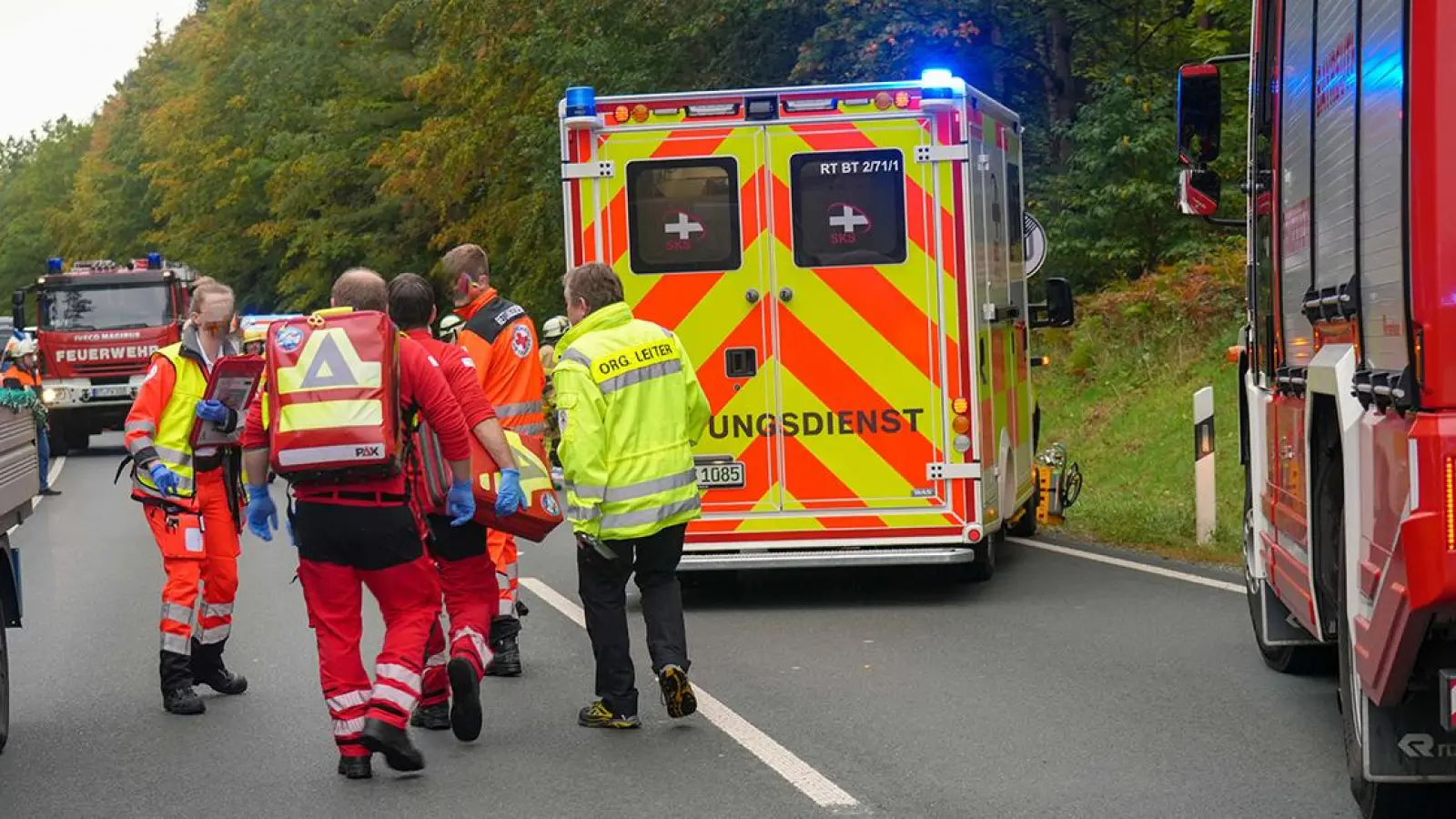 Die Einsatzkräfte am Montag bei Neuenreuth (Creußen). (Foto: BRK-Kreisverband Bayreuth)