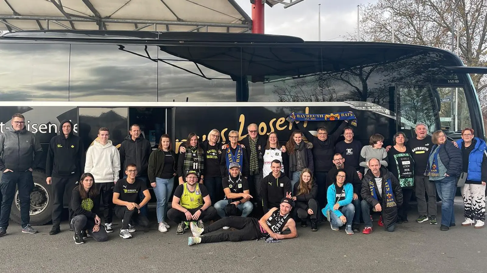 Die Bayreuth Bats am 18. November auf dem Bayreuther Volksfestplatz vor der Auswärtsfahrt zu den Dresden Titans. Gegen Nürnberg werden es deutlich mehr Fans werden. (Foto: Bayreuth Bats)