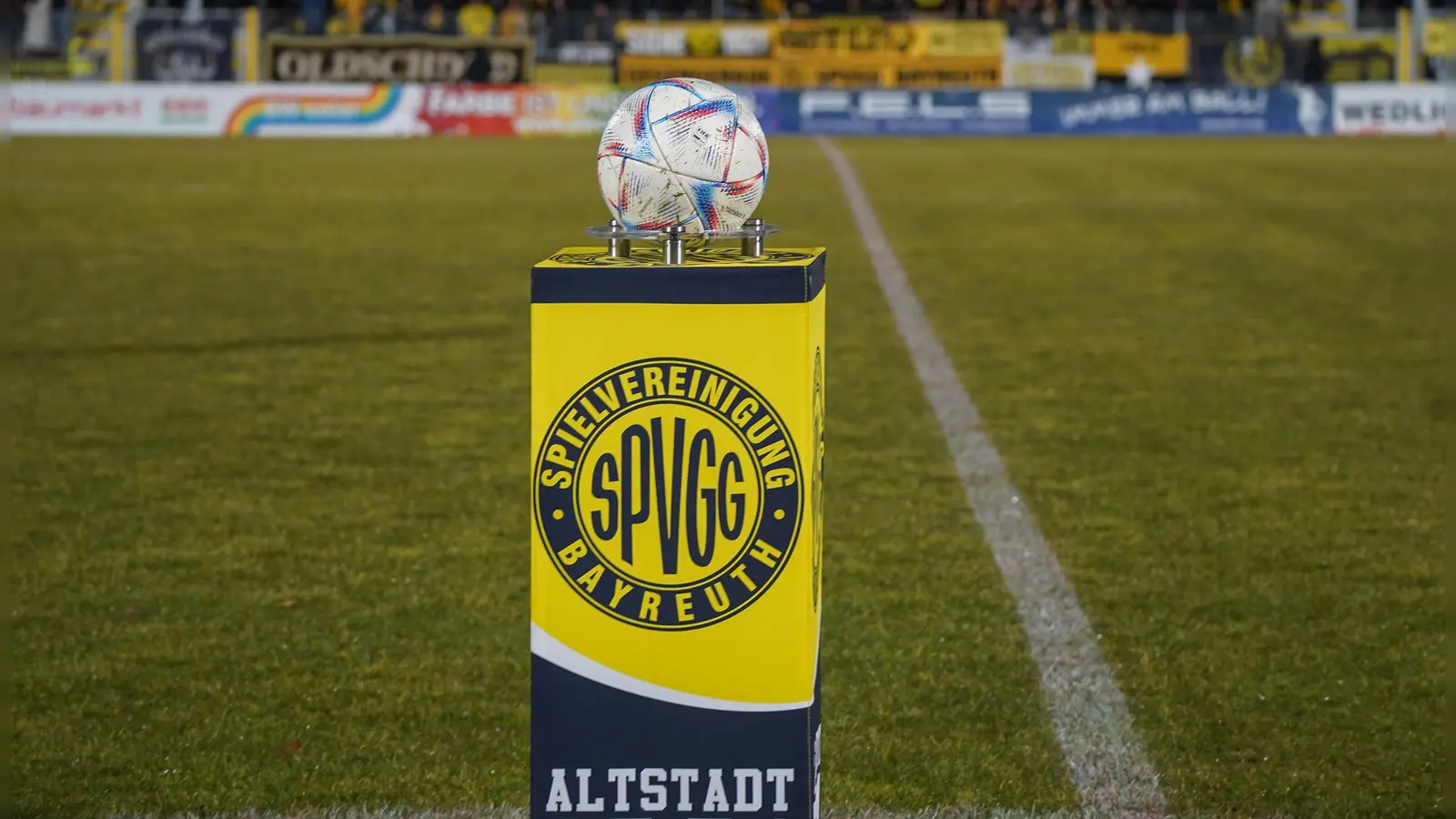 Die 17 sportlich für die Regionalliga Bayern qualifizierten Teams, die sich in der Saison 2026/27 mit der SpVgg Bayreuth duellieren, stehen fest. (Foto: sd)