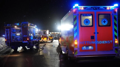 Unfall auf der Staatsstraße bei Weidenberg am Samstagabend. (Foto: BRK-Kreisverband Bayreuth)