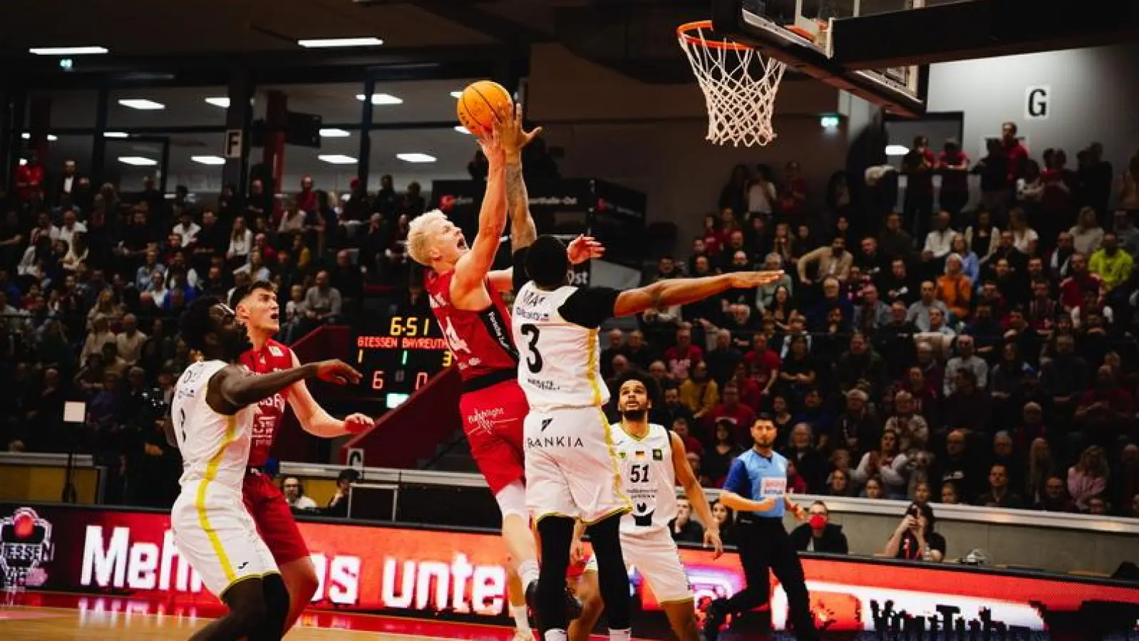 Alle Gegenwehr und eine Leistungssteigerung in der zweiten Hälfte halfen nichts: Der BBC Bayreuth zog bei den GIESSEN 46ers den Kürzeren (Foto: GIESSEN 46ers/Laurin Sondermann)