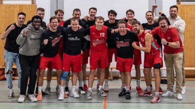 Das Basketball-Team des BSC Bayreuth-Saas nach dem Derbysieg gegen den ATS Kulmbach in der Bezirksoberliga. (Foto: Alexander Schmidt/Frames by Alex)