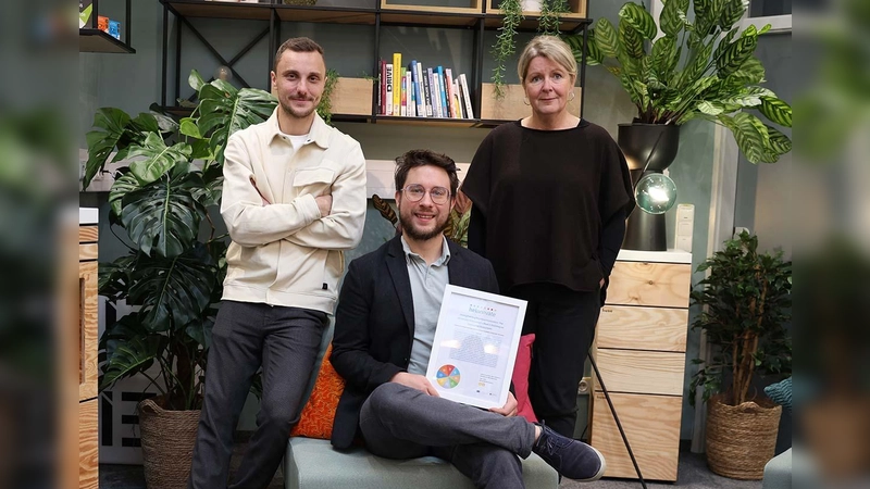 v.l.n.r.: Andreas Schmidt, David Eder und Dr. Petra Beermann (Foto:  Institut für Entrepreneurship und Innovation/UBT)