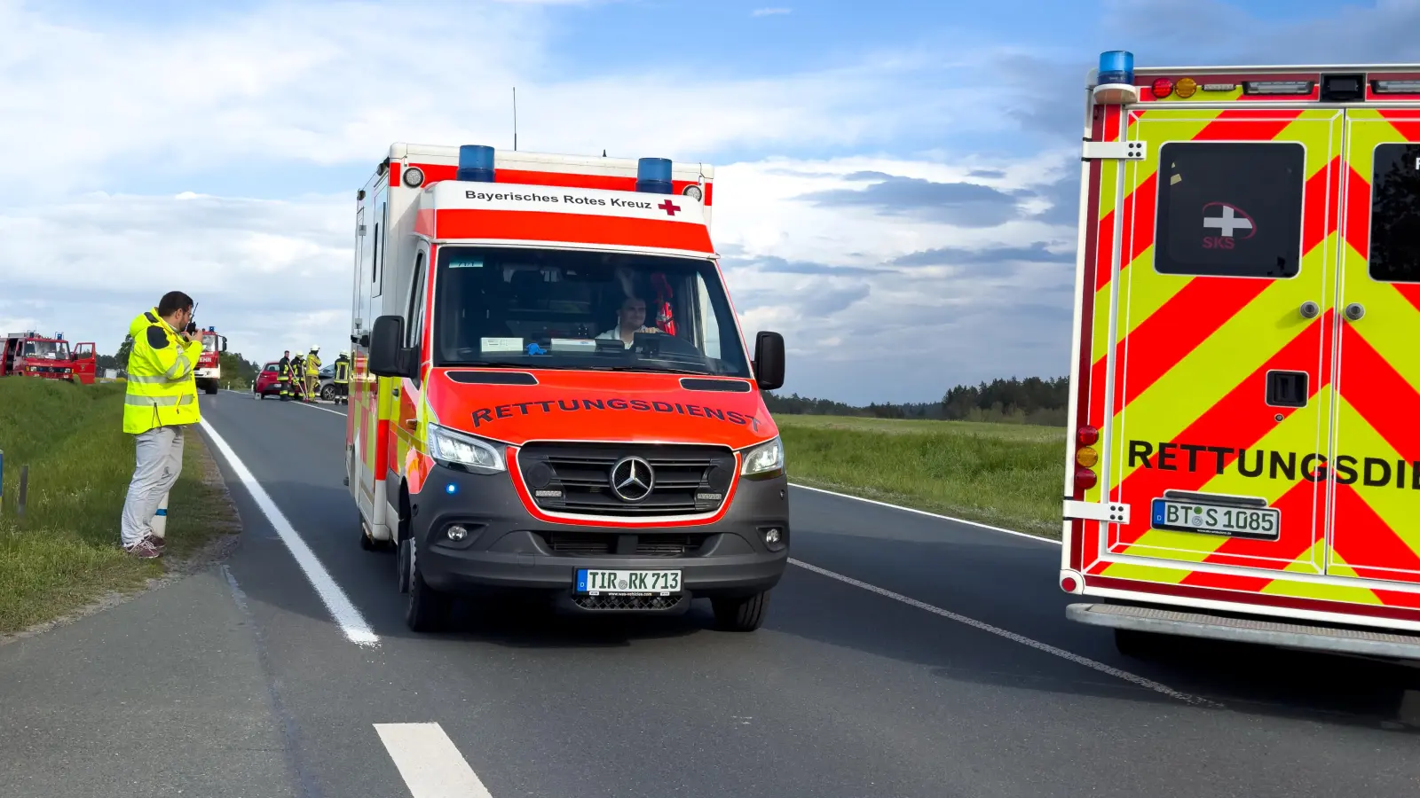 Insgesamt wurden an die Unfallstelle neben dem Einsatzleiter Ret-tungsdienst 2 Notärzte, 3 Rettungswägen und ein Krankentransportwagen gesandt.  (Foto: red )