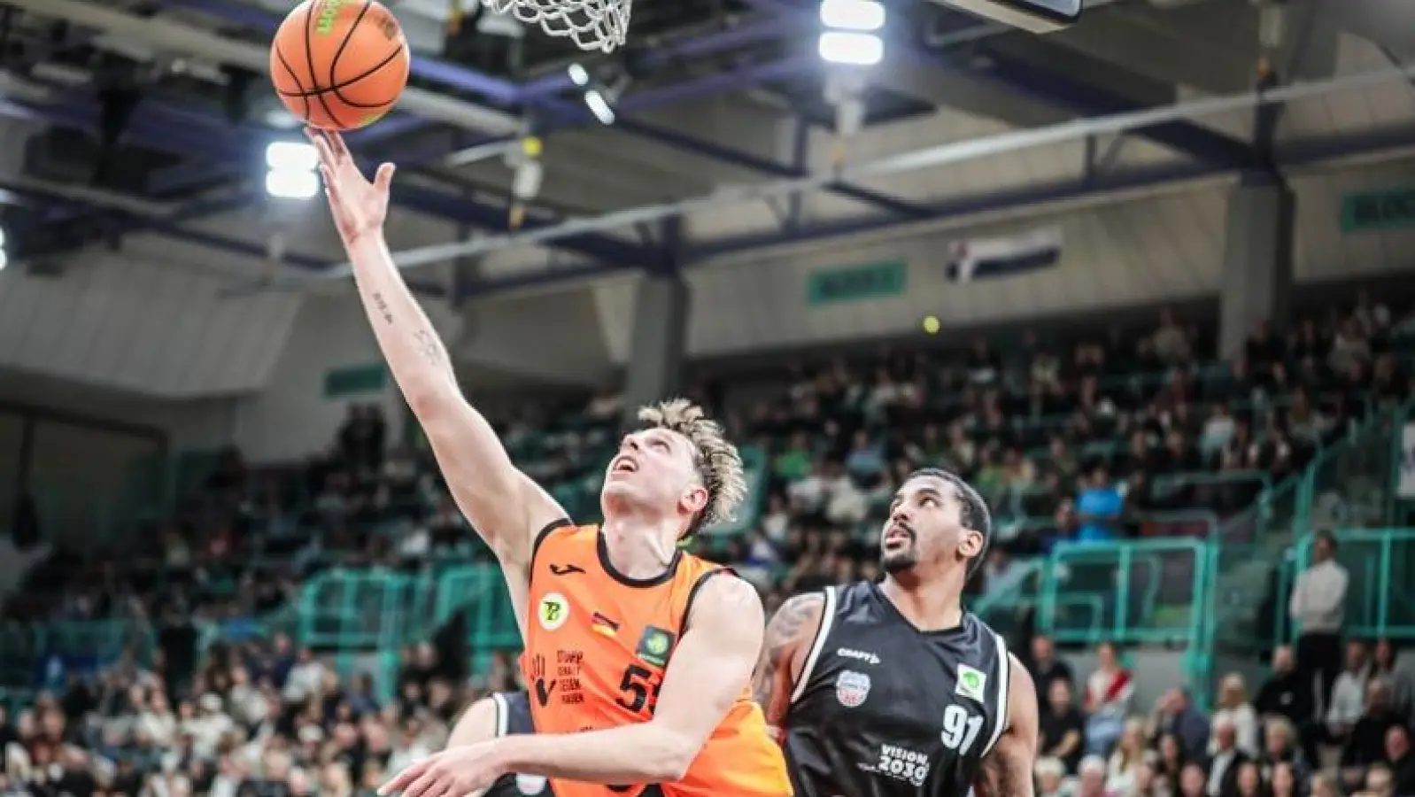 Lenny Liedtke (am Ball) war Topscorer des BBC gegen Wolmirstedt. (Foto: Thorsten Ochs)