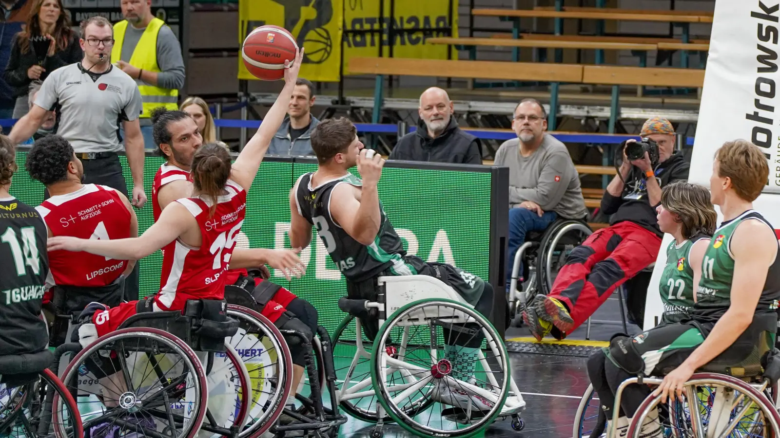 Bis zum Schluss hart umkämpft war die Partie des RSV Bayreuth gegen die München Iguanas. (Foto: sd)