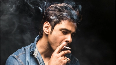 Viele Bürgerinnen und Bürger schnippen ihre Kippe weg. Das schadet der Umwelt, beeinträchtigt Pflanzen- und Tierwelt und verschmutzt Straßen und Plätze. (Foto: Pexels)