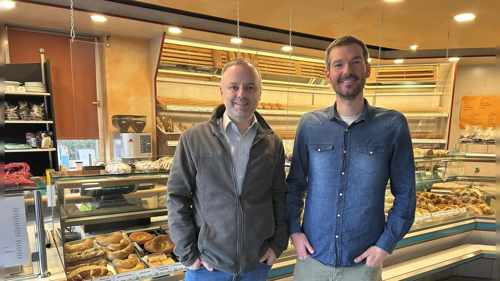V.l.: Sven Küfner und Marco Frank übernehmen ab Mitte Januar die Traditionsbäckerei Wagner in Bindlach.  (Foto: jm)