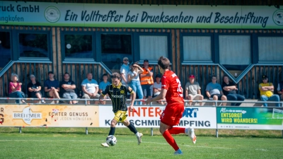 Eine bessere Chancenverwertung als beim jüngsten Spiel in Buchbach (Bild) mahnt Altstadt-Cheftrainer Lukas Kling für die Partie am Freitag Abend gegen Burghausen an. (Foto: SpVgg Bayreuth/Simon Helfensdörfer)
