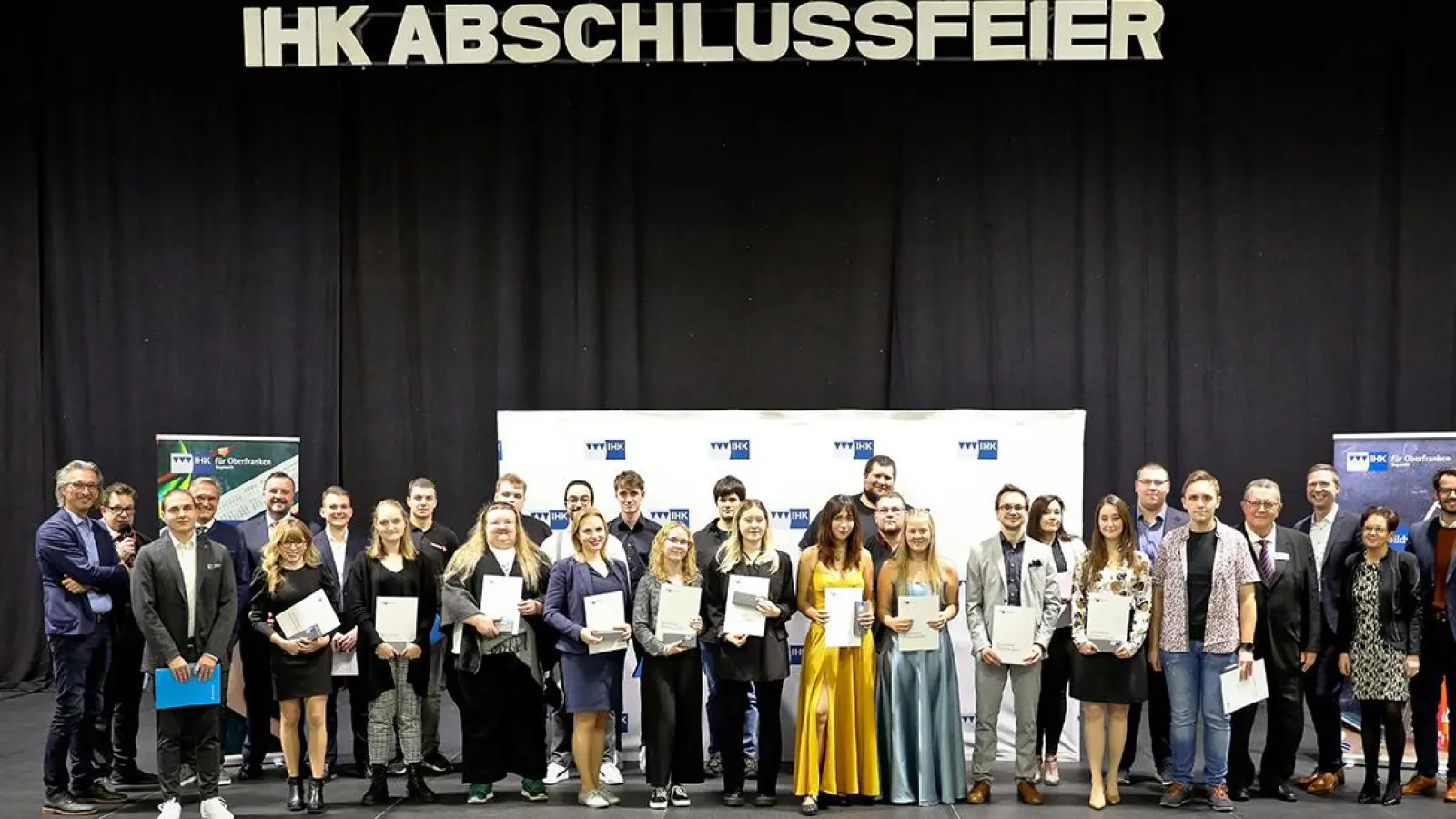30 Ausbildungsabsolventinnen und -absolventen hatten im Raum Bayreuth mit der Note 1 abgeschlossen (Foto: Thorsten Ochs)
