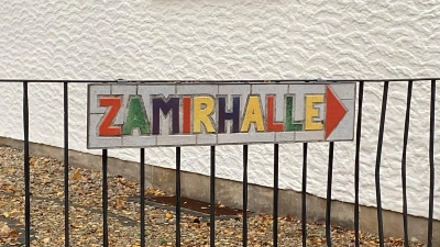 Der Zamirchor stimmt sich auf die Weihnachtszeit ein. (Foto: Lenkeit)
