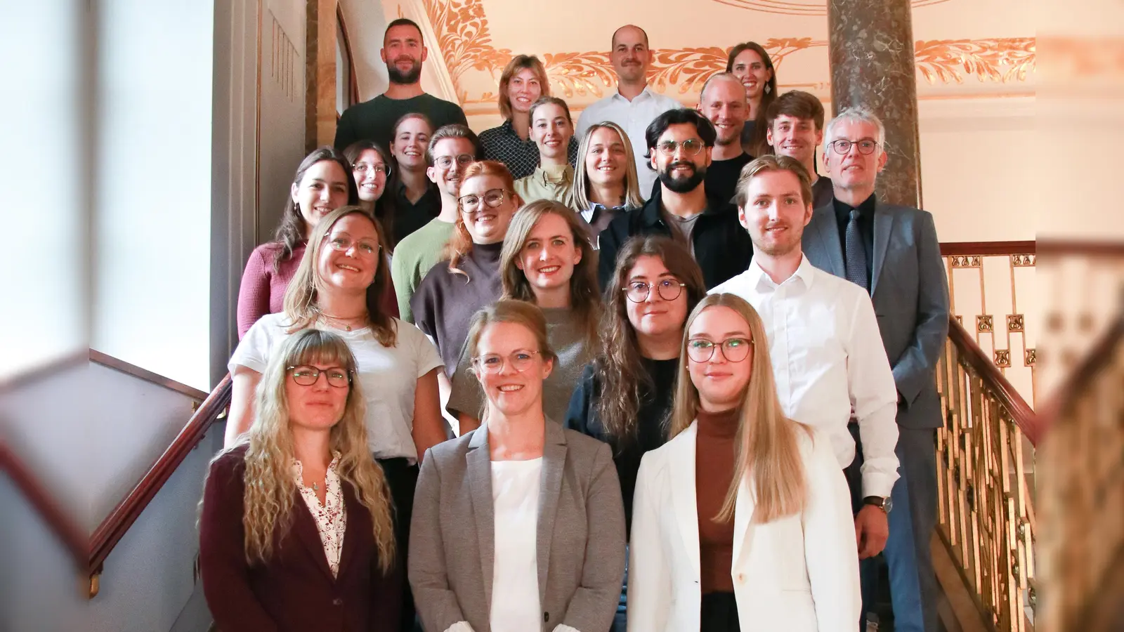 Gruppenfoto der vereidigten künftigen Berufsschullehrerinnen und -lehrer (Foto: Regierung Oberfranken)