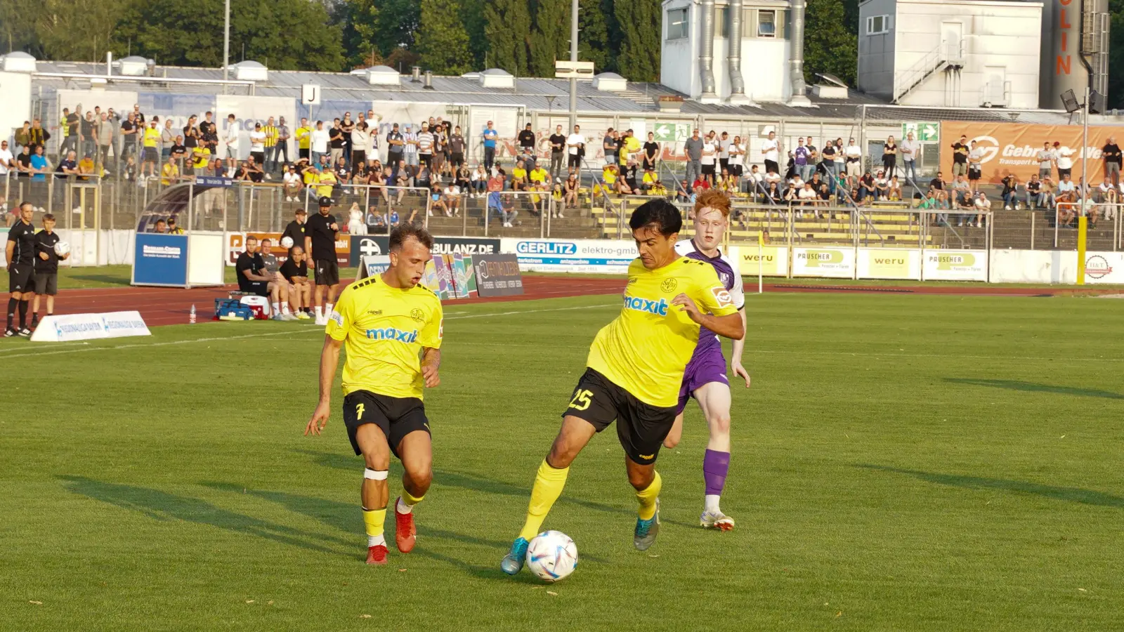 Regisseur Eroll Zejnullahu (am Ball, hier im Spiel gegen Eintracht Bamberg) verlässt die SpVgg Bayreuth (Foto: Archiv/sd)