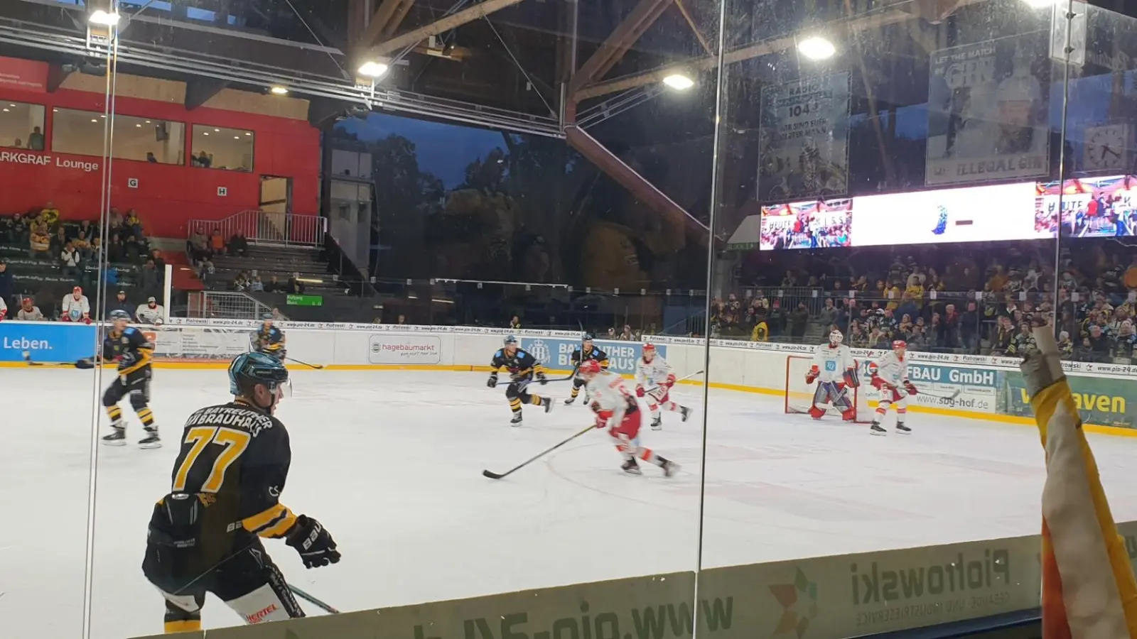 1.368 Zuschauer waren beim Sieg der Bayreuth Tigers gegen den EC Peiting dabei. (Foto: Jeannette Reintzsch)