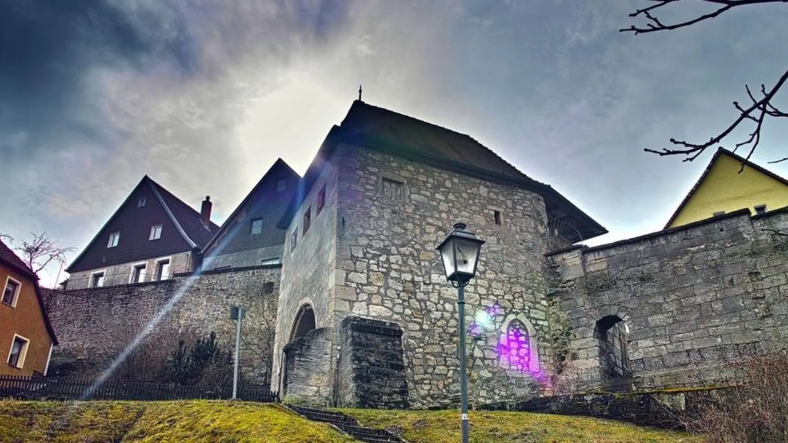 Dier Sanierung der Stadtmauer muss warten. (Foto: uf)