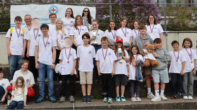 Die Teilnehmenden der Jugendgruppen der Wasserwacht Ortsgruppe Bayreuth am Wasserwacht Bezirkswettbewerb 2024 in Lauf an der Pegnitz. (Foto: Arne Peplau/Wasserwacht Bayreuth)