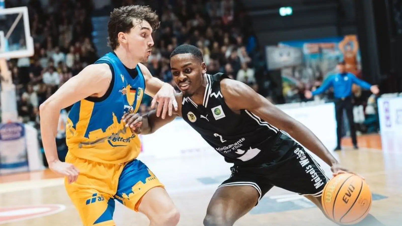 Der Bayreuther Tehree Horn (rechts) im Duell mit Kristofer Krause. (Foto: Christoph Worsch)