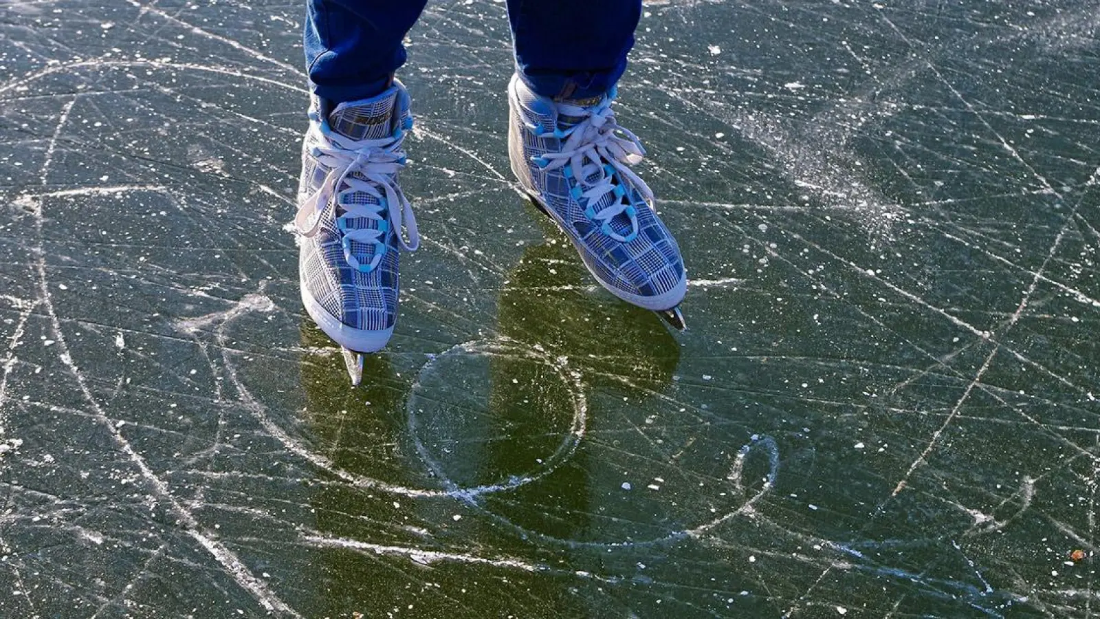 Lokalnachrichten Bayreuth: Warnung vor Eislaufen auf dem Röhrensee (Foto: red)