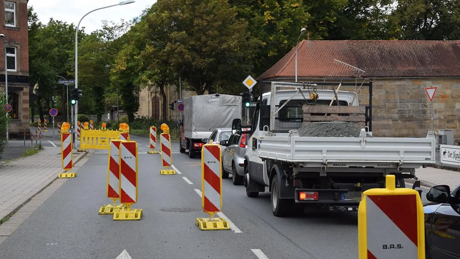 Derzeit einspurig: Die Erlanger Straße in Bayreuth. (Foto: Lenkeit)
