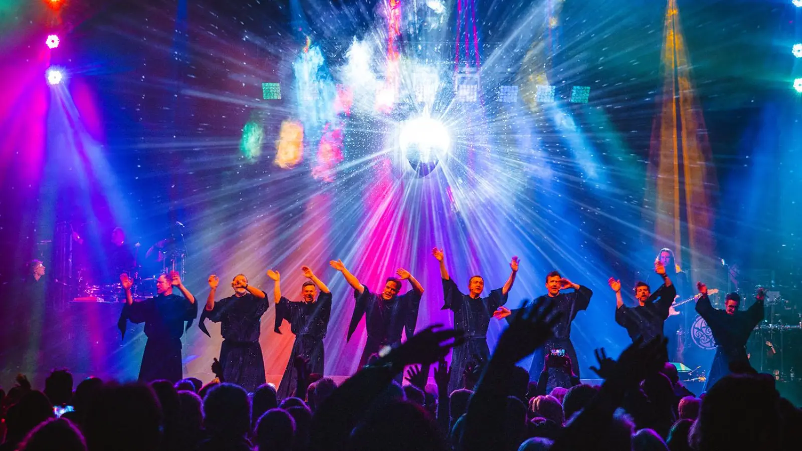 Gregorian live auf der 25 Jahre - Masters of Chant Tour 2025 in Oberhausen. (Foto: Anne Schulz)