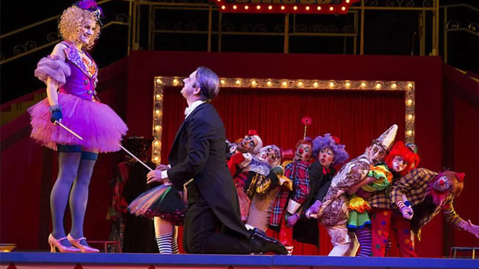 Theaterbus fährt zur „Zirkusprinzessin“ (Foto: H. Dietz)