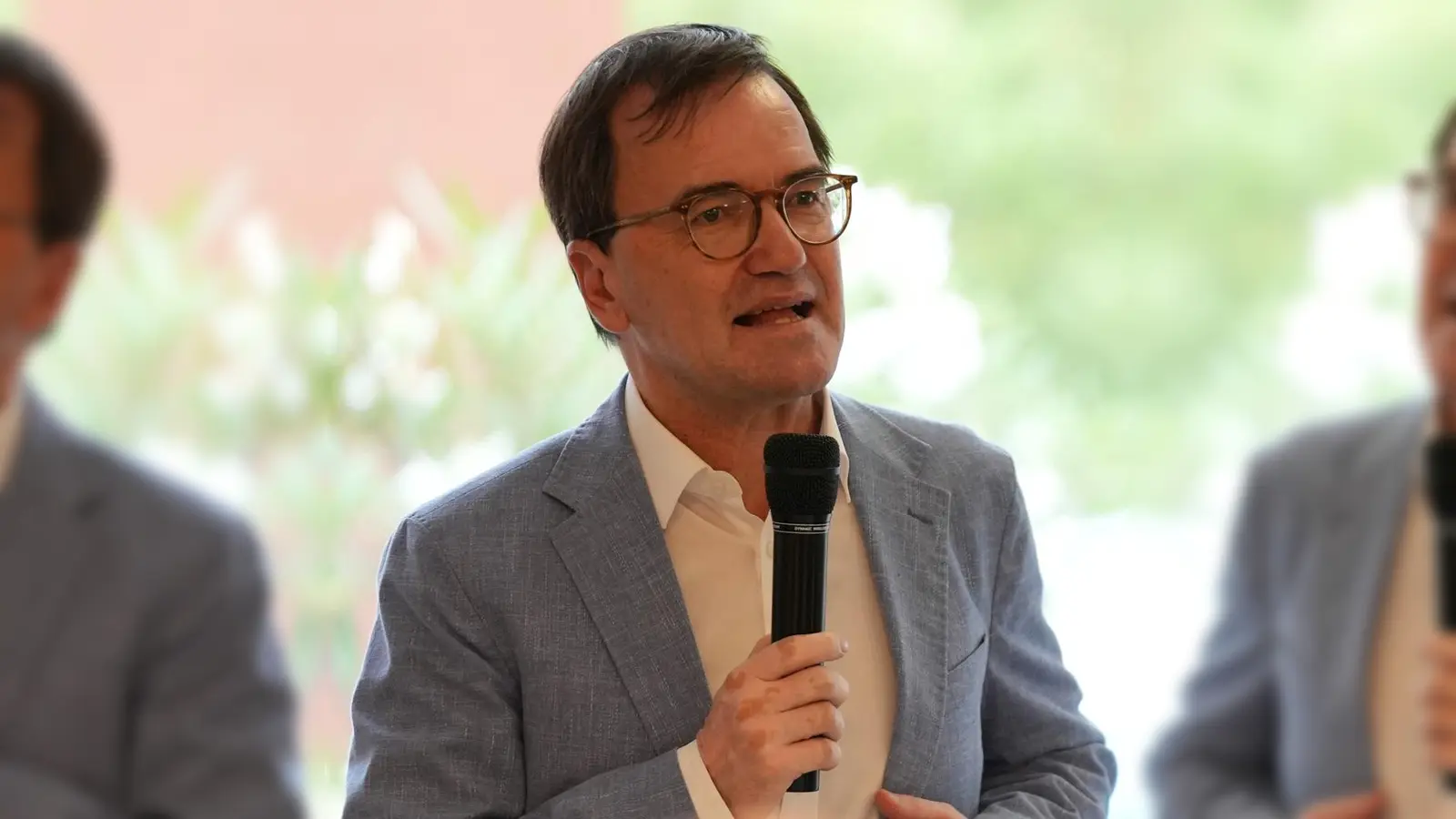 Der Bamberger Caritasdirektor Michael Endres mahnt die geplanten Kürzungen im sozialen Sektor an: „Das würde vor allem das Kinder- und Jugendhilfeangebot zahlreicher Träger hart treffen.“ (Foto: DiCV Bamberg)