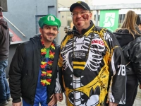 Am Faschingsdienstag feiern die Menschen in Bayreuth ausgelassen, viele kommen verkleidet in die Innenstadt, bevor am Aschermittwoch die Fastenzeit beginnt. (Foto: sd)