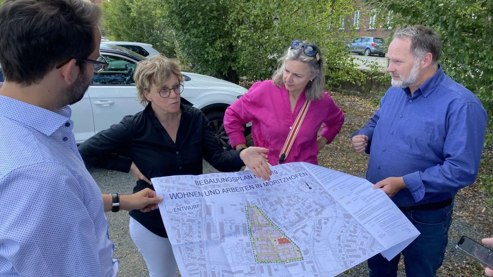 Auf dem großen Parkplatz an der Ludwig-Thoma-Straße sollen 400 Wohnungen entstehen. Die Bayreuther SPD und Landtagsmitglied Natascha Kohnen beklagen eine jahrelange Verzögerung. Bild: Jürgen Lenkeit (Foto: Lenkeit)