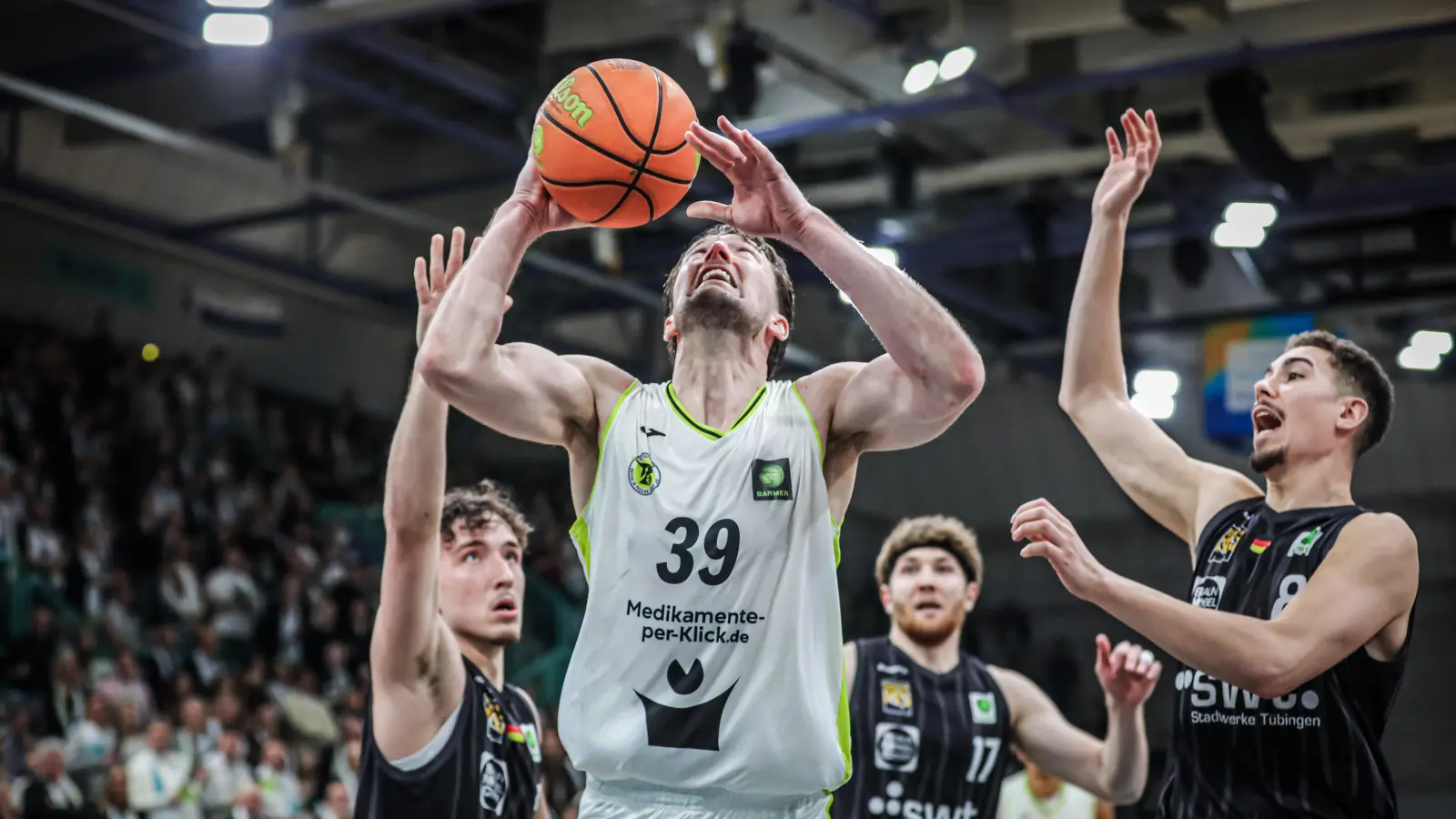 Neuzugang Willem Brandwijk (am Ball) war stärkster Bayreuther Akteur in der Partie gegen die Tigers Tübingen. (Foto: Thorsten Ochs)