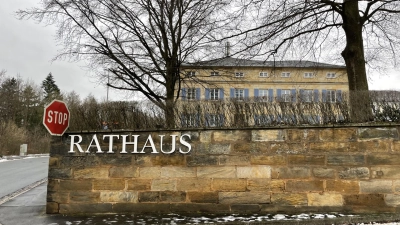 Lektüre für interessierte Bürger: viele Zahlen bietet der neu veröffentlichte Jahresbericht der Gemeindeverwaltung.. (Foto: Horst Mayer)