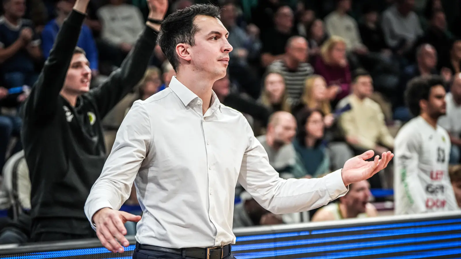 Zum Saisonende gehen der BBC Bayreuth und Headcoach Lukas Hofer (Bild) getrennte Wege. (Foto: Thorsten Ochs/ochsenfoto.de)
