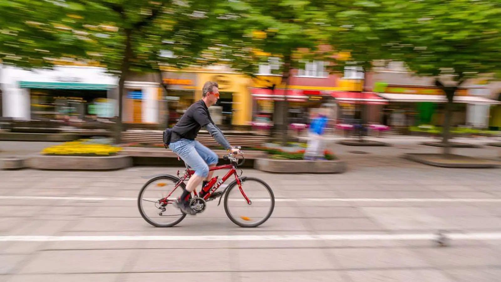 Lokalnachrichten: Radentscheid übergibt Unterschriften (Foto: red)