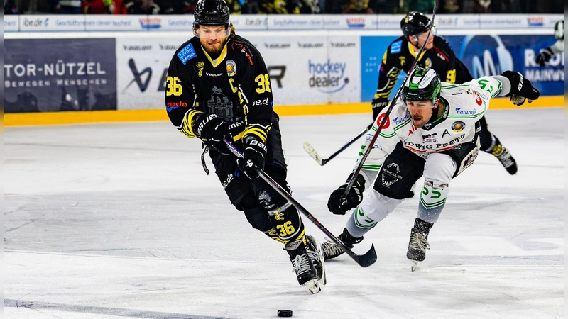 Auch die Rückkehr von Kapitän Sam Verelst (links) nach seiner Verletzungspause konnte nichts an der Niederlage der onesto Tigers in Höchstadt ändern. (Foto: Archiv/Dirk Ellmer)
