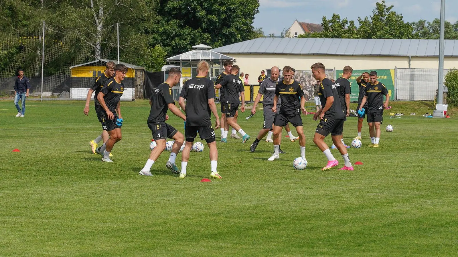 Die Mannschaft trainiert (Foto: Lenkeit)