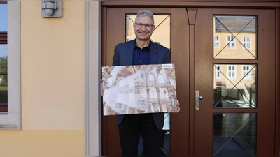 Clemens Grünbeck aus Lichtenfels - Schney zeigt seinen besonderen „Lichtblick in der Basilika Vierzehnheiligen“ (Foto: Bezirk Oberfranken)