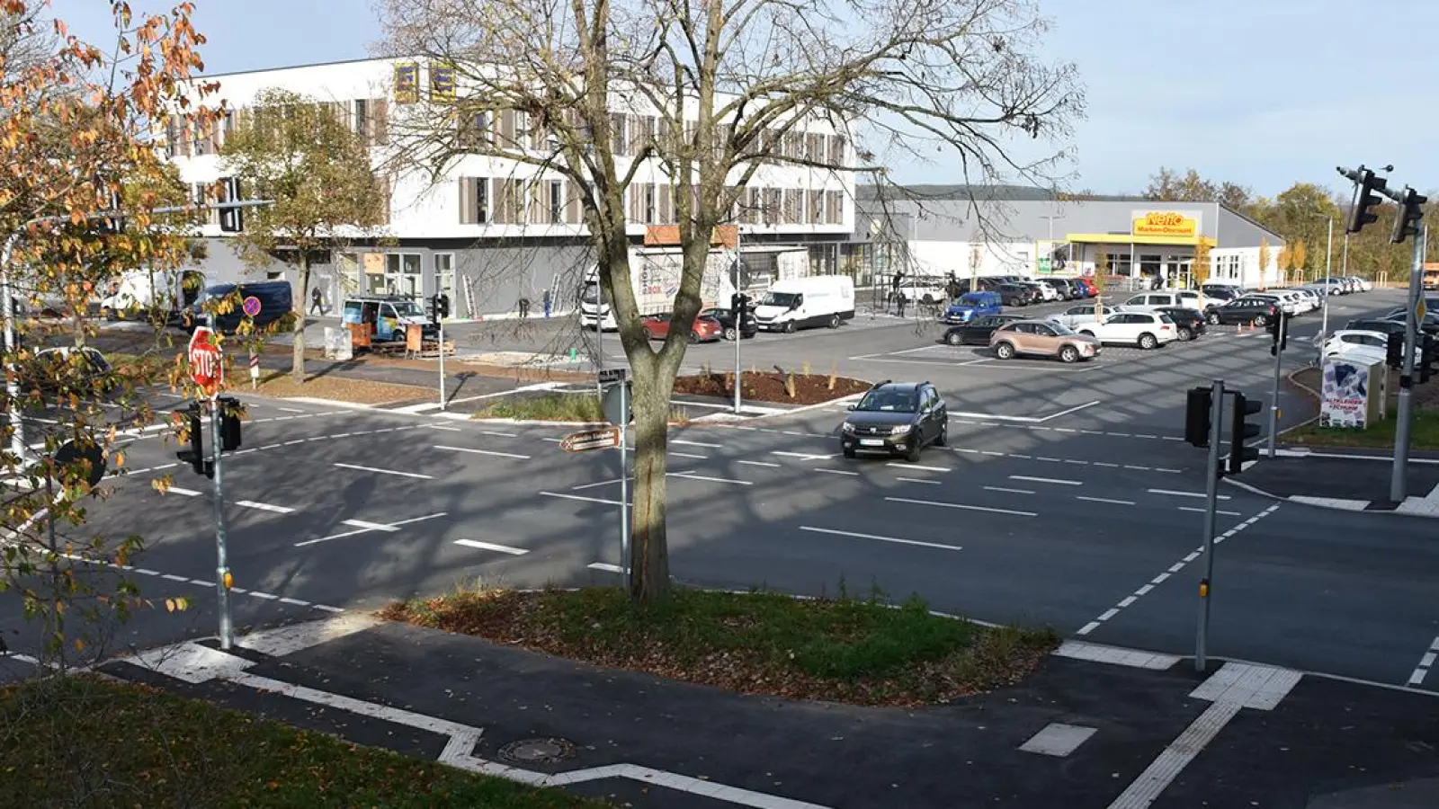 Neue Ampel in Bayreuth fertig: Sie kommt wegen einem neuen Supermarkt (Foto: red)