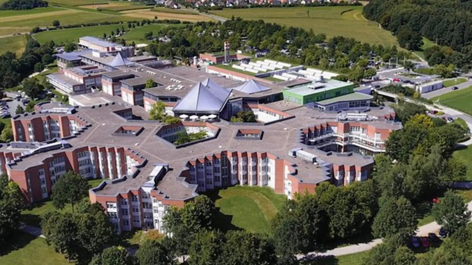Wie das Klinikum Bayreuth dem dramatischen Azubischwund in der Pflege begegnen möchte (Foto: Klinikum Bayreuth GmbH)