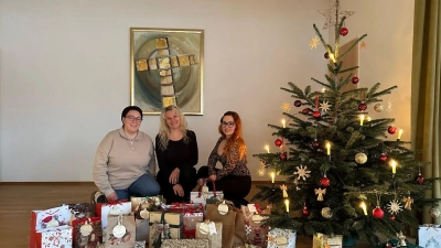 Mona Lindner (stellv. Pflegedienstleitung), Dr. med. Regine Krehn (Inhaberin AugenCentrum Bayreuth), Raphaela Steeger (Pflegedienstleitung).  (Foto: red )