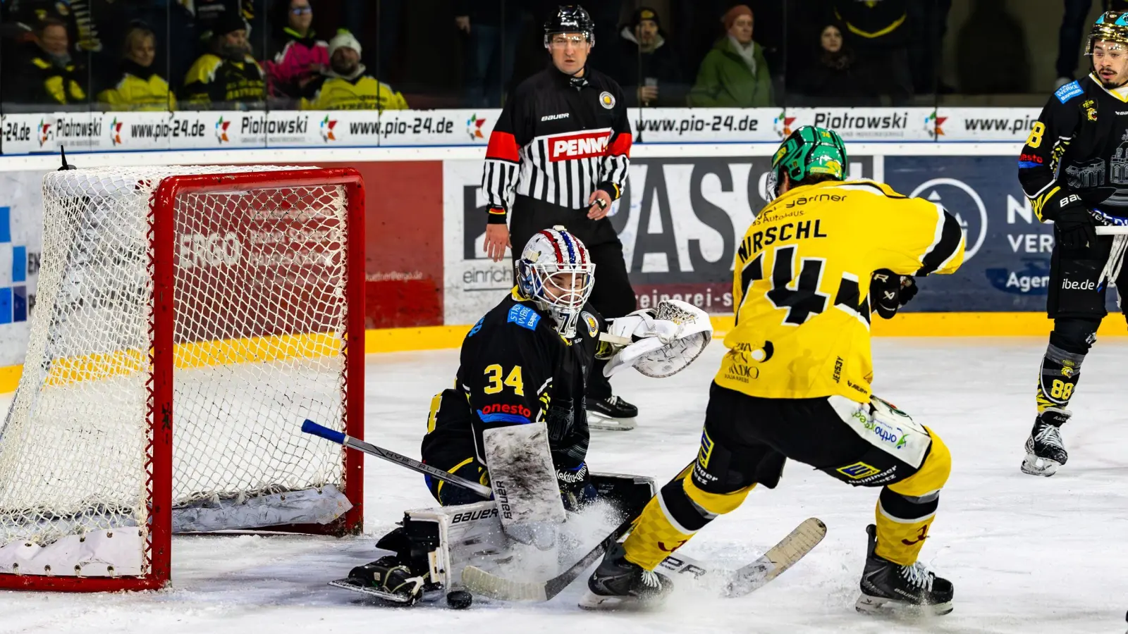 Sechs zum Teil unglückliche Gegentore kassierten die onesto Tigers heute Abend gegen die Tölzer Löwen. (Foto: Dirk Ellmer)