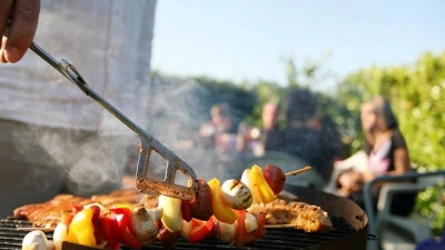 Ratgeber Ernährung: Grillen - mehr als nur Fleisch (Foto: LVDESIGN - fotolia/Nestlé Ernährungsstudio)