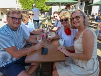 Das Bayreuther Weinfest hat begonnen. Noch bis zum 10. August verwandelt sich der Marktplatz in der Fußgängerzone in einen Treffpunkt für Weinfreunde und Genießer. (Foto: sd)