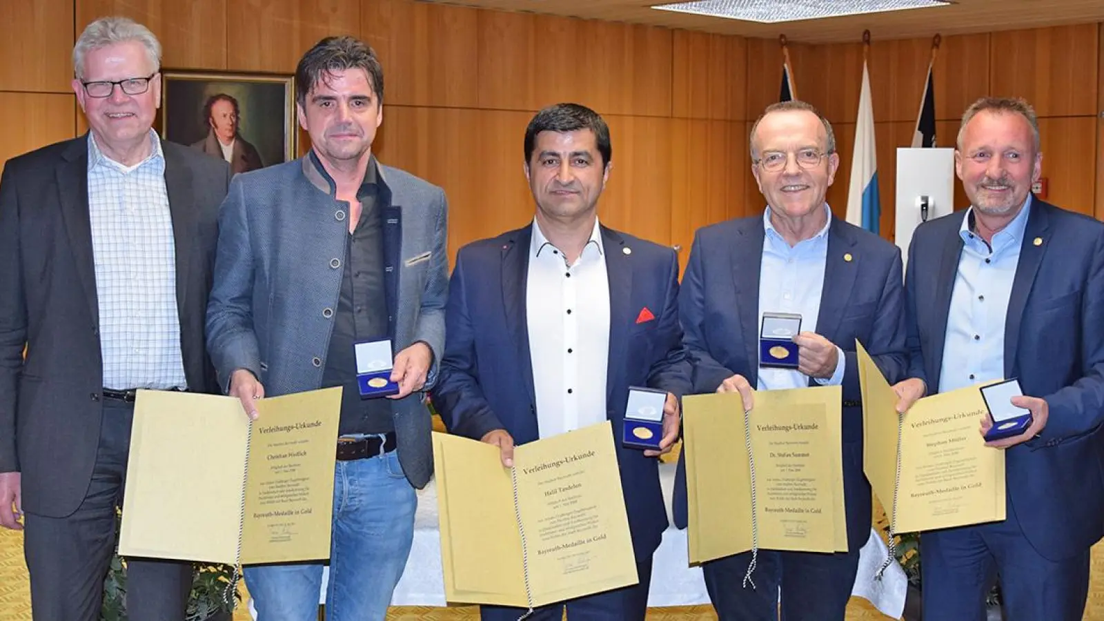 Bayreuth-Medaille in Gold für die Stadträte Wedlich, Tasdelen, Sammet und Müller. (Foto: Lenkeit)