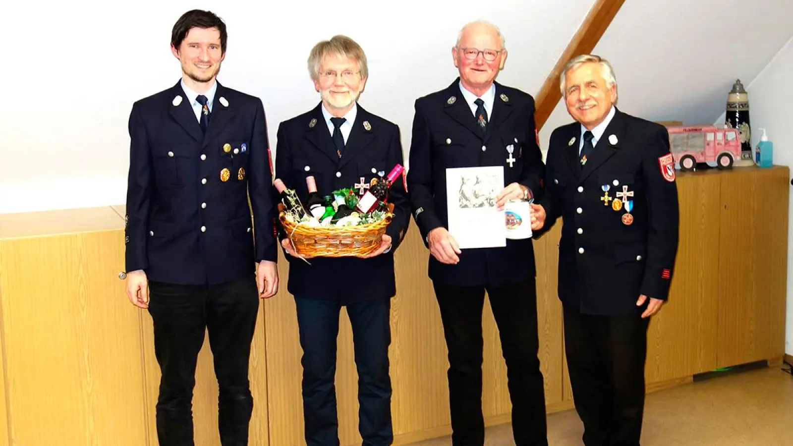Von links: Kommandant Maximilian Stöhr, Hauptlöschmeister und Gruppenführer Manfred Hofmann, Oberlöschmeister und ehemaliger Kommandant Hans Friedel, Vorstand Werner Fuchs. (Foto: Redaktion Bindlach)